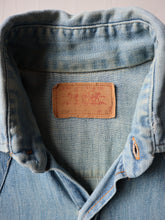 Load image into Gallery viewer, 1970s Faded Levi's Orange Tab Chambray Shirt - S
