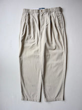 Load image into Gallery viewer, 1990s Polo Ralph Lauren Pleated Chino Pants - 32"