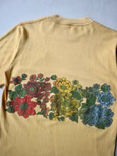 Load image into Gallery viewer, 1970s Designs Alive Flower Pocket T-Shirt - XS