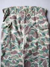 Load image into Gallery viewer, 1970s Duck Camo Cargo Pants - 33"