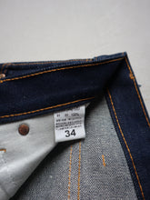 Load image into Gallery viewer, 1990's Wrangler Denim Bootcut Jeans - 33"