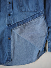 Load image into Gallery viewer, 1980s Levi's Chambray Shirt - S