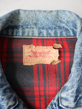 Load image into Gallery viewer, 1980s Made in USA Levi's Flannel Lined Denim Jacket - L