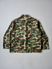 Load image into Gallery viewer, 1970s Distressed Ranger Lightweight Duck Camo Hunting Jacket - XL