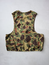 Load image into Gallery viewer, 1980s Duxbak Duck Camo Vest - M/L