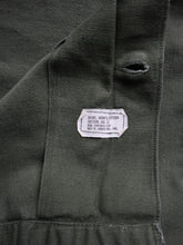 Load image into Gallery viewer, 1960s U.S Army OG-107 Fatigue Shirt - M