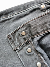 Load image into Gallery viewer, 2000s Distressed Levi's 501 Jeans - 34"