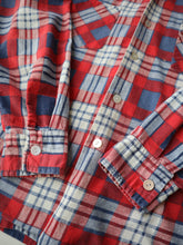 Load image into Gallery viewer, 1970's BVD Neva-Press Two Pocket Plaid Flannel Shirt - M
