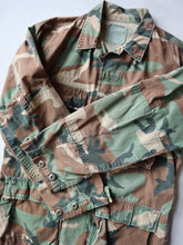 Load image into Gallery viewer, 1980s U.S Army Ripstop Camo Field Shirt - S