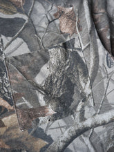 Load image into Gallery viewer, 1990s Distressed Realtree Long Sleeve - M