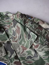 Load image into Gallery viewer, 1970's Distressed South Korean Army Noodle Camo Shirt - XS/S
