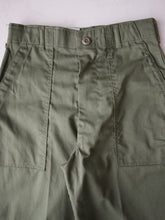 Load image into Gallery viewer, 1980's U.S Army OG-507 Fatigue Pants - 27"