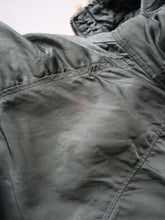 Load image into Gallery viewer, 1970s U.S Army Alpha Industries N-3B Flyer's Jacket - L