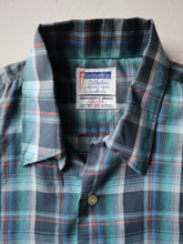 Load image into Gallery viewer, 1960's Golden Key Permanent Press Shirt - L
