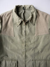 Load image into Gallery viewer, 1960s French Hunting Jacket with Suede Shoulder Patches - L