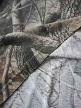 Load image into Gallery viewer, 1990s Distressed Realtree Long Sleeve - M
