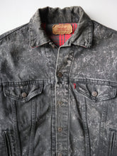 Load image into Gallery viewer, 1980s Distressed Levi's Flannel Lined Denim Jacket - S