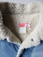 Load image into Gallery viewer, 1970s Thrashed Levi's Orange Tab Sherpa Lined Denim Jacket - M/L