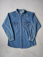 Load image into Gallery viewer, 1980s Levi's Western Chambray Shirt - M