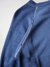 Load image into Gallery viewer, 1980s Faded Soft & Thin Raglan Sweatshirt - M