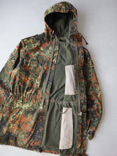 Load image into Gallery viewer, 1990's German Army Flecktarn Camo Hooded Field Jacket - L