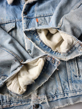 Load image into Gallery viewer, 1970s Thrashed Levi's Orange Tab Sherpa Lined Denim Jacket - M/L