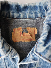 Load image into Gallery viewer, 1980s Made in USA Levi's Blanket Lined Denim Jacket - XS