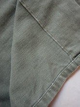 Load image into Gallery viewer, 1960s U.S Army OG-107 Short Sleeve Fatigue Shirt - XS