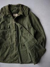 Load image into Gallery viewer, 1960s U.S Army OG-107 Field Jacket - L