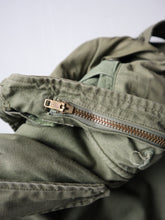 Load image into Gallery viewer, 1960s U.S Army M-65 Field Jacket - L