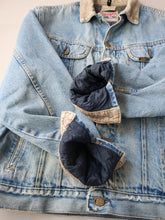 Load image into Gallery viewer, 1980's Lee Storm Rider Denim Jacket - M