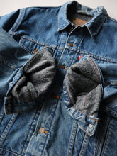 Load image into Gallery viewer, 1980s Made in USA Levi's Blanket Lined Denim Jacket - M/L
