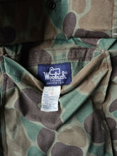 Load image into Gallery viewer, 1980s Woolrich Duck Camo Reversible Vest - XL