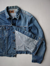 Load image into Gallery viewer, 1980s Made in USA Levi's Denim Jacket - L