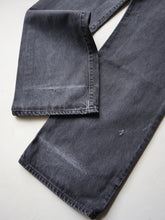 Load image into Gallery viewer, 2000s Distressed Levi's 501 Jeans - 34"