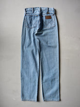 Load image into Gallery viewer, Made in USA Wrangler Denim Jeans - 27"