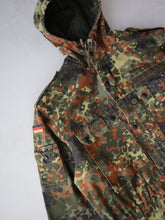Load image into Gallery viewer, 1990's German Army Flecktarn Camo Hooded Field Jacket - L