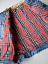 Load image into Gallery viewer, 1990s Lee Plaid Lined Denim Jacket - M