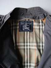 Load image into Gallery viewer, 1990s Burberrys' Trench Coat - L