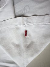 Load image into Gallery viewer, 2000s Levi's T-Shirt - S