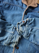Load image into Gallery viewer, 1970s Wrangler Lined Denim Jacket with Corduroy Collar - M