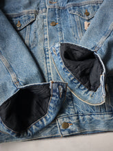 Load image into Gallery viewer, 1990s Made in USA Carhartt Blanket Lined Denim Jacket - L