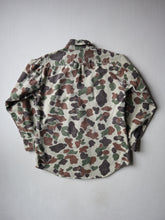 Load image into Gallery viewer, 1990s Duxbak Duck Camo Chamois Shirt - M