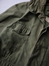 Load image into Gallery viewer, 1960s U.S Army OG-107 Field Jacket - L