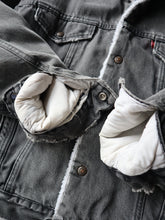 Load image into Gallery viewer, 1980's Distressed Levi's Sherpa Lined Denim Jacket - S/M