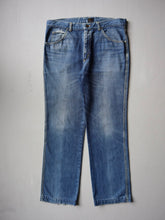 Load image into Gallery viewer, 1970s Distressed Lee Denim Jeans - 35"