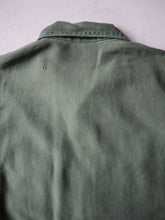 Load image into Gallery viewer, 1970s U.S Army OG-107 Fatigue Shirt - M