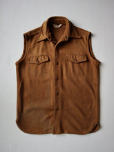 Load image into Gallery viewer, 1970s Faded Woolrich Cut-Off Vest - M
