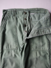 Load image into Gallery viewer, 1960s U.S Army OG-107 First Pattern Fatigue Pants - 28"