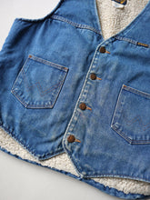 Load image into Gallery viewer, 1970s Wrangler Sherpa Lined Denim Vest - M